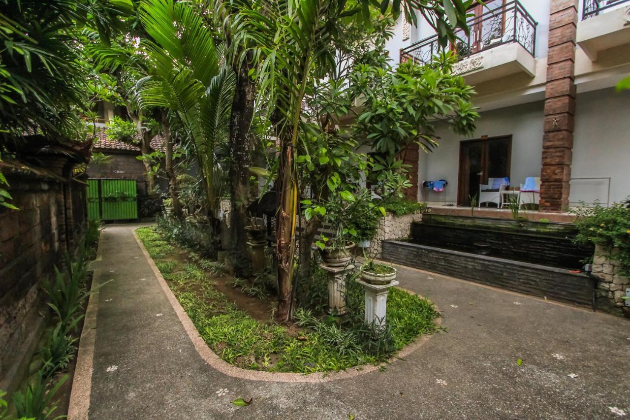 Legian Village Hotel - CHSE Certified Esterno foto